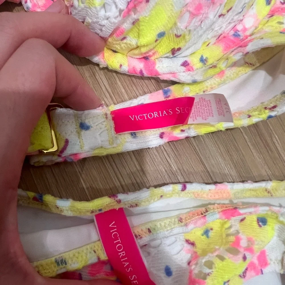 NWOT Victoria's Secret Bombshell Bikini (32A, XS) - Picture 2 of 5